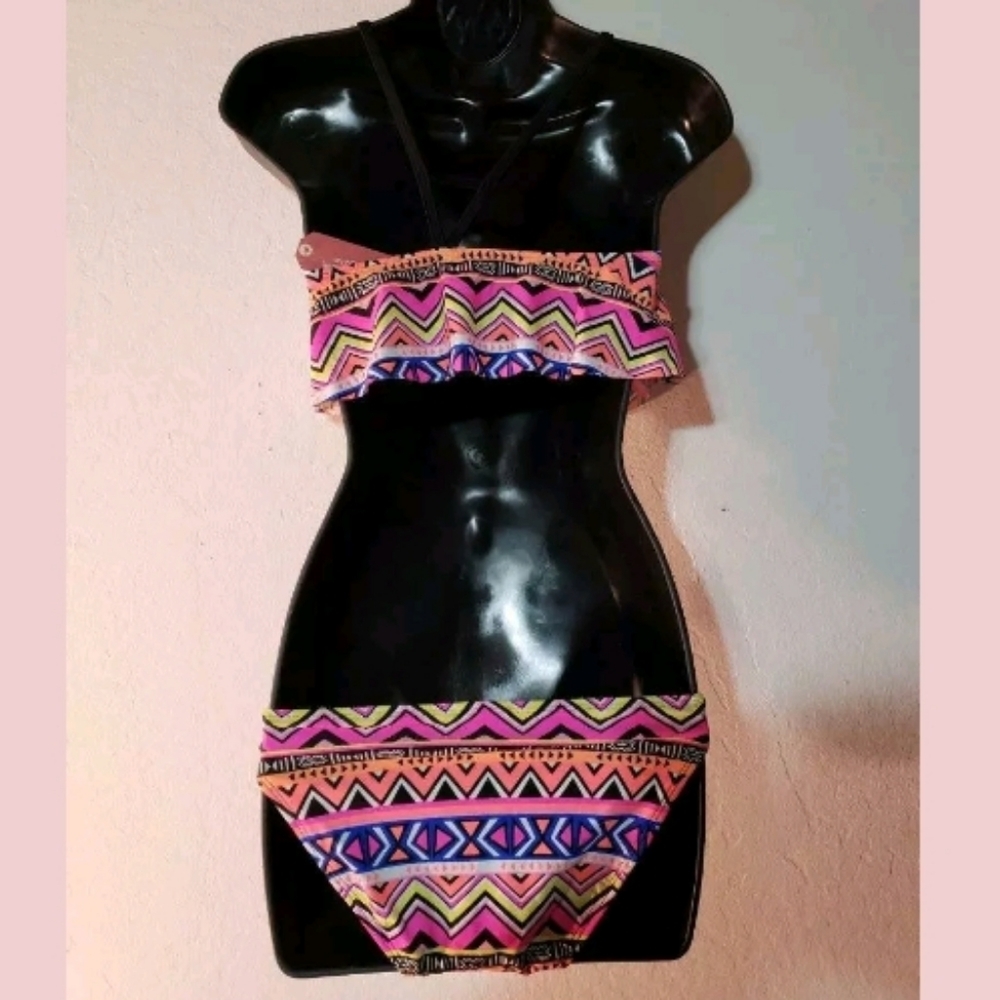 ARIZONA juniors flounce bikini new - Picture 4 of 4